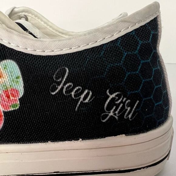 Custom Jeep Girl Low Top Canvas Tennis Shoes, Black/White Colorway, size 9 - Picture 4 of 12